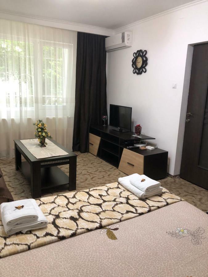 Apartament Ramo Apartman Bukarest Kültér fotó